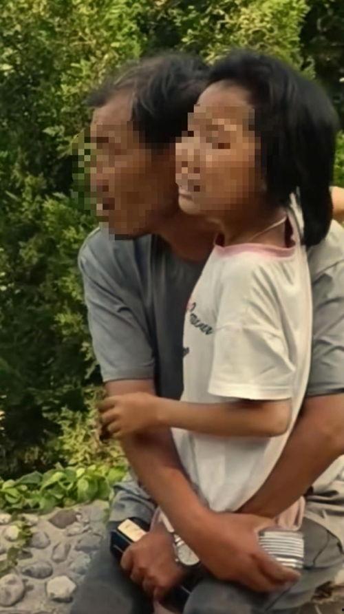 抱男人视频,揭秘抱男人视频背后的故事